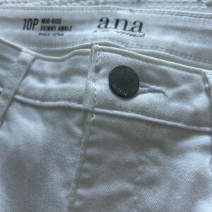 a.n.a Women's White Skinny Jeans